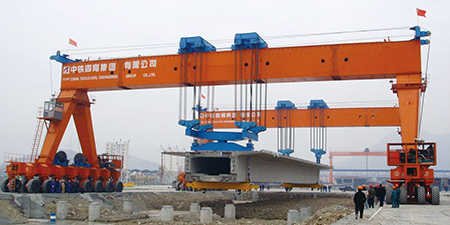 Straddle Carrier